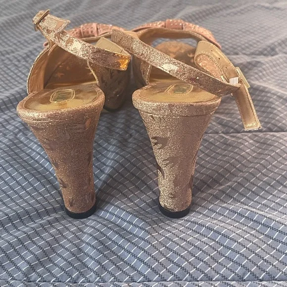 Beautiful Gorgeous Ladies Formal Heels - Picture 5 of 7